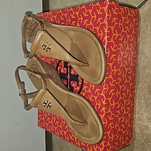 Tory Burch Britton 60mm wedge thong- Tumbled Leather